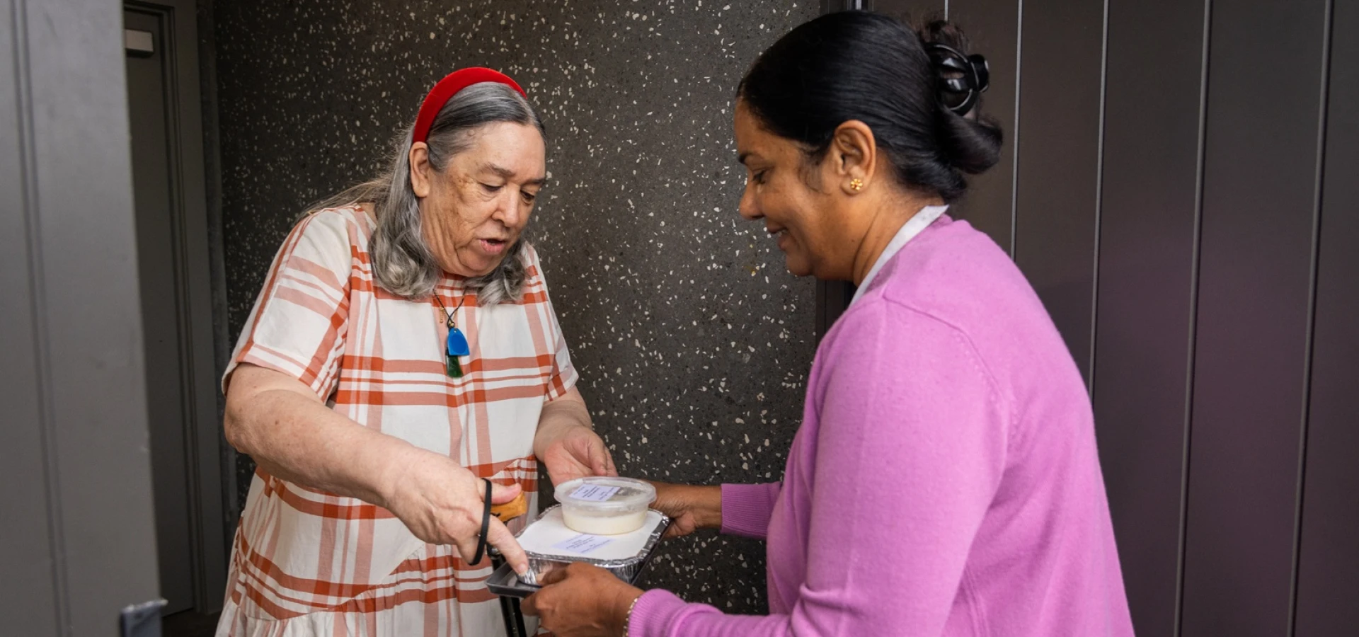 Red Cross Meals on Wheels Marilyn 093 0J7A0285 (1)