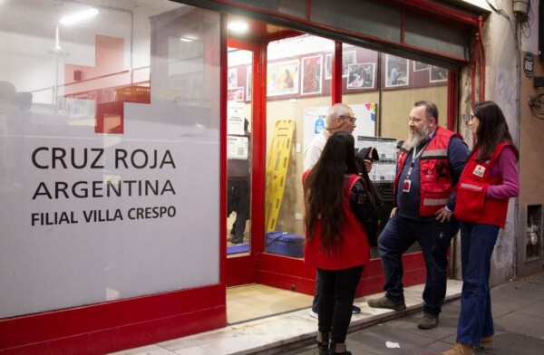 People standing outside Argentina Red Cross office