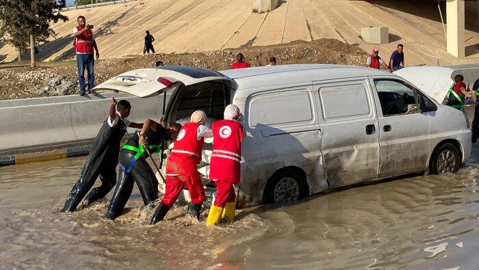 Vehicle rescue in Libyan floods