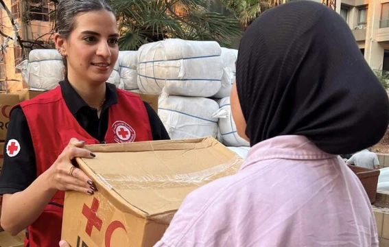 lebanon red cross provides aid to people displaced by armed conflict (1)