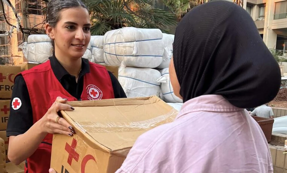 lebanon red cross provides aid to people displaced by armed conflict (1)